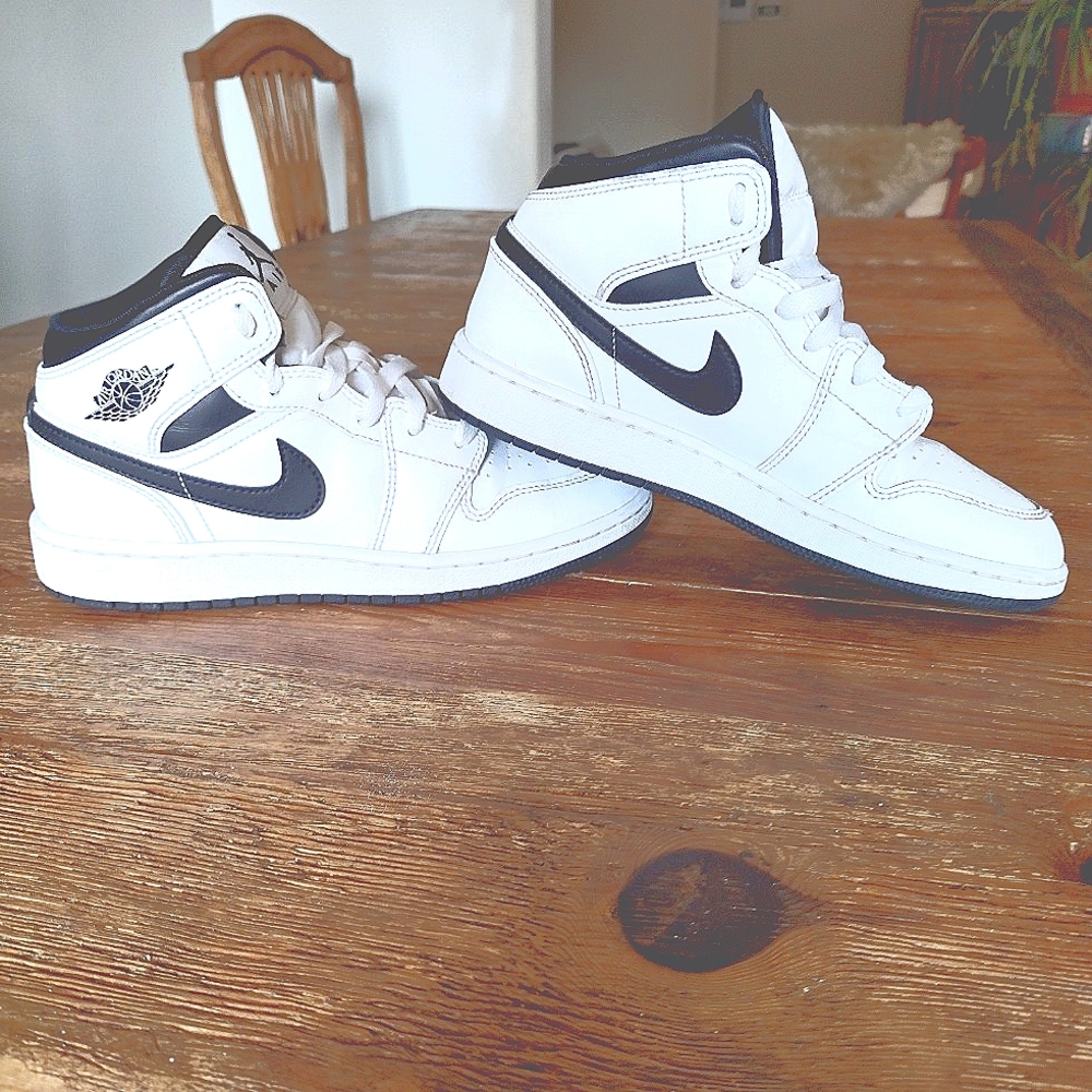 Nike Air Jordan size 4.5Y youth sneakers Black And White